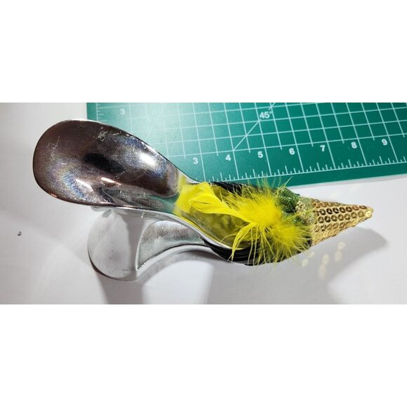 Gold & Yellow Avant-Garde shoe wine bottle holder With Feather and sequins - Picture 5 of 5